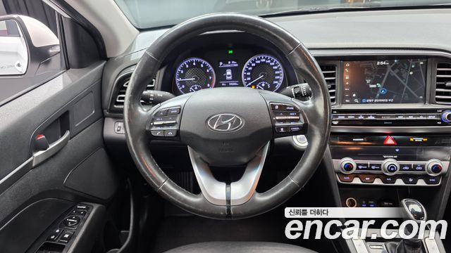 Hyundai AVANTE 2020 — photo 13