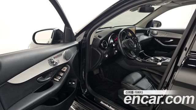 Mercedes-Benz GLC-Class 2019 — photo 13
