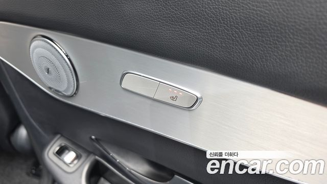 Mercedes-Benz GLC-Class 2019 — photo 26