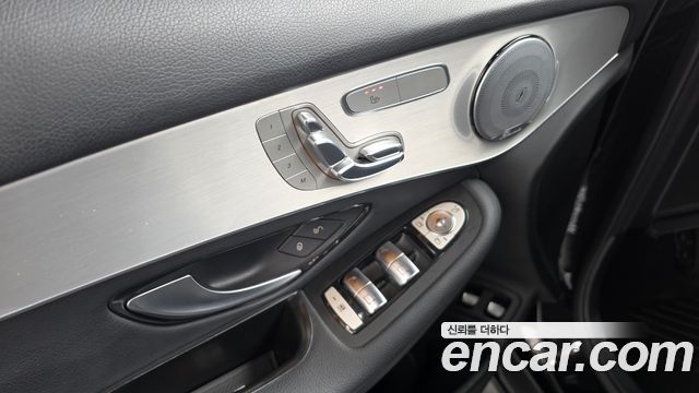 Mercedes-Benz GLC-Class 2019 — photo 32