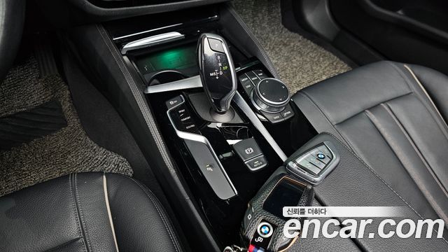 BMW 5-Series 2020 — photo 9