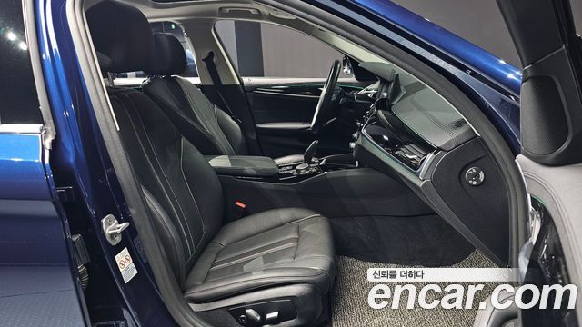 BMW 5-Series 2020 — photo 12