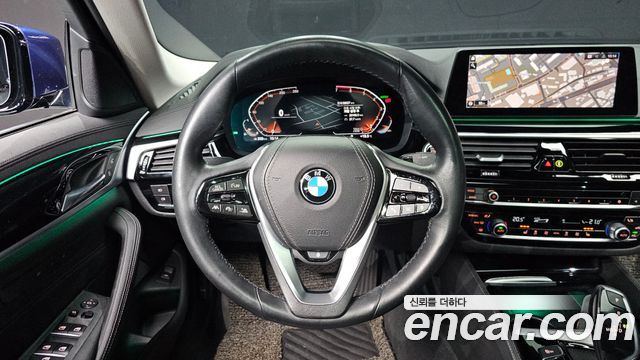 BMW 5-Series 2020 — photo 13
