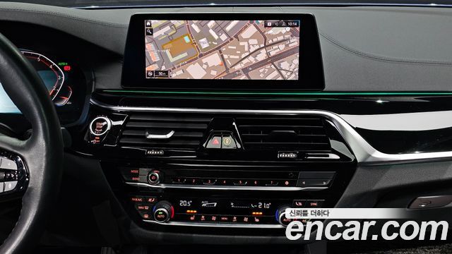 BMW 5-Series 2020 — photo 15