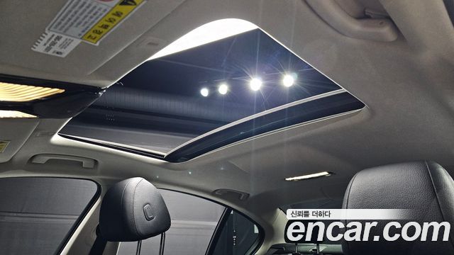 BMW 5-Series 2020 — photo 19