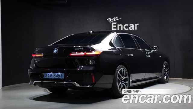 BMW i7 2024 — photo 2