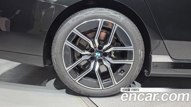 BMW i7 2024 — photo 5