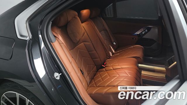 BMW i7 2024 — photo 17