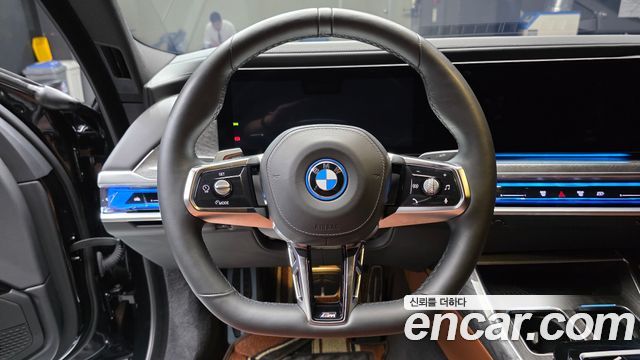 BMW i7 2024 — photo 19