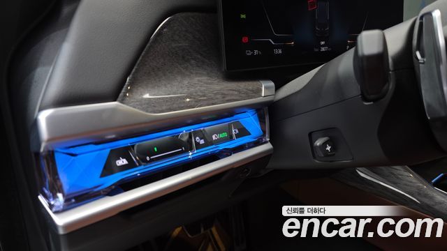 BMW i7 2024 — photo 24