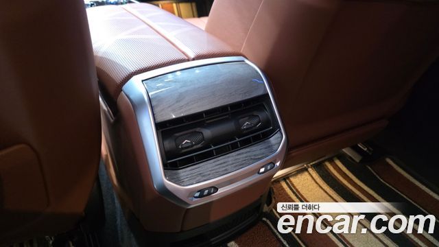 BMW i7 2024 — photo 26