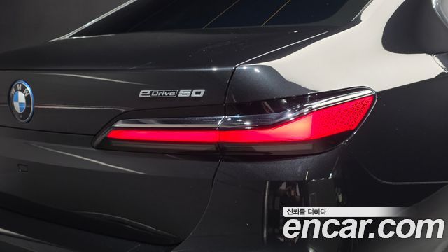 BMW i7 2024 — photo 9