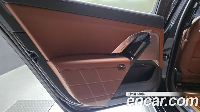 BMW i7 2024 — photo 15