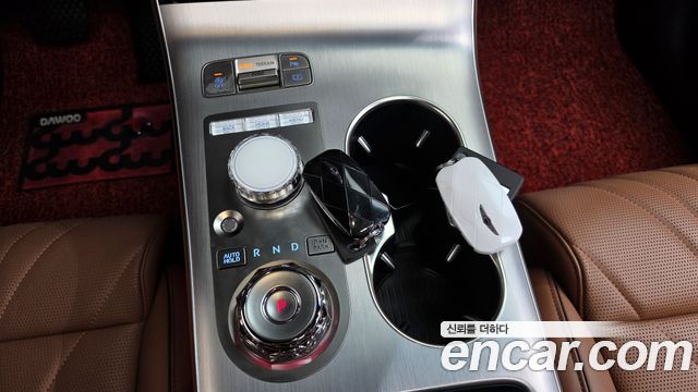 Genesis GV70 2025 — photo 12