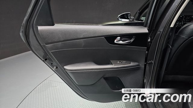 Kia K3 2023 — photo 15