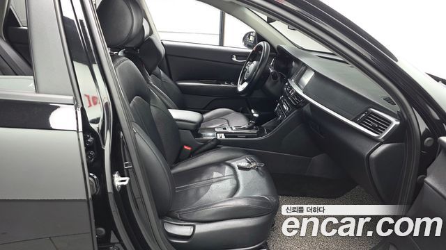 Kia K5 2019 — photo 17