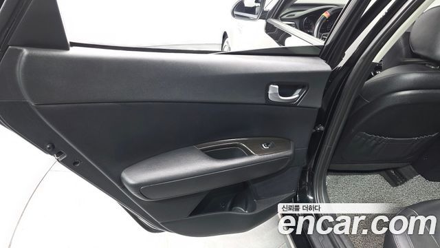 Kia K5 2019 — photo 15