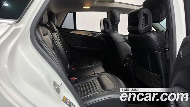 Mercedes-Benz GLE-Class 2017 — photo 12