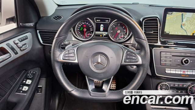 Mercedes-Benz GLE-Class 2017 — photo 13