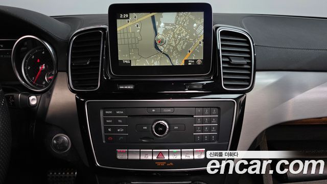 Mercedes-Benz GLE-Class 2017 — photo 14