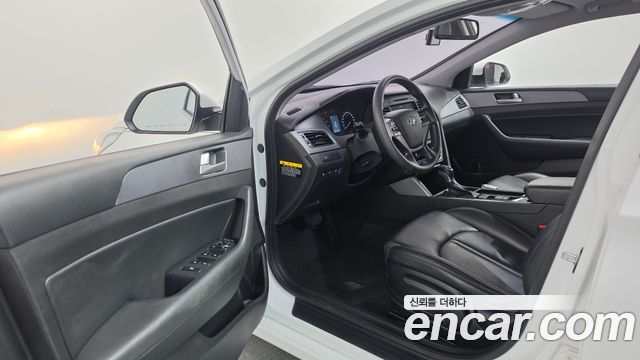 Hyundai Sonata 2017 — photo 13