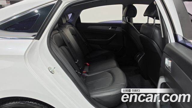 Hyundai Sonata 2017 — photo 17
