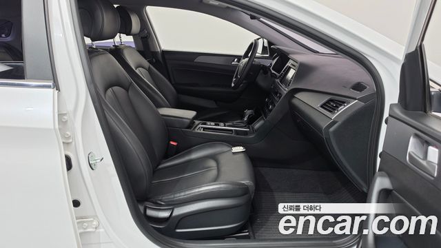 Hyundai Sonata 2017 — photo 16