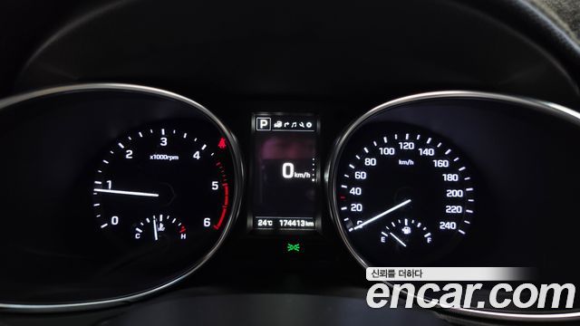 Hyundai Santafe 2017 — photo 11