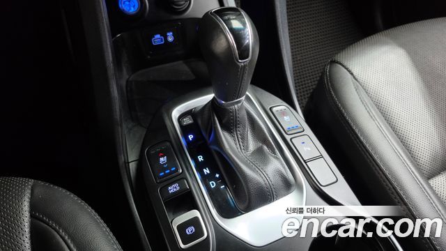Hyundai Santafe 2017 — photo 12