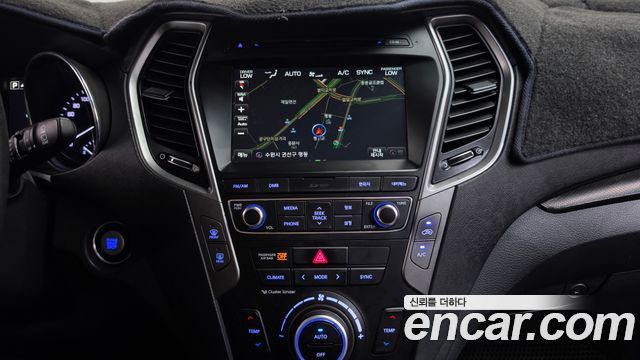 Hyundai Santafe 2017 — photo 18