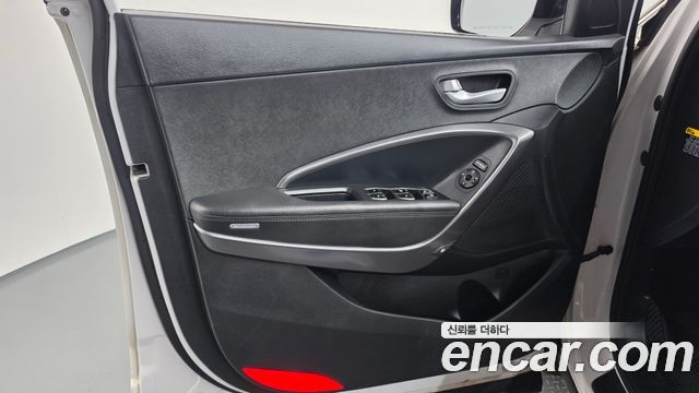 Hyundai Santafe 2017 — photo 14