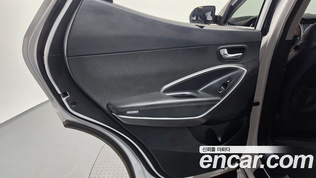 Hyundai Santafe 2017 — photo 15