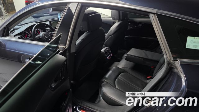 Audi A7 2015 — photo 11