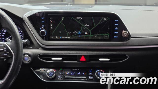 Hyundai Sonata 2022 — photo 16