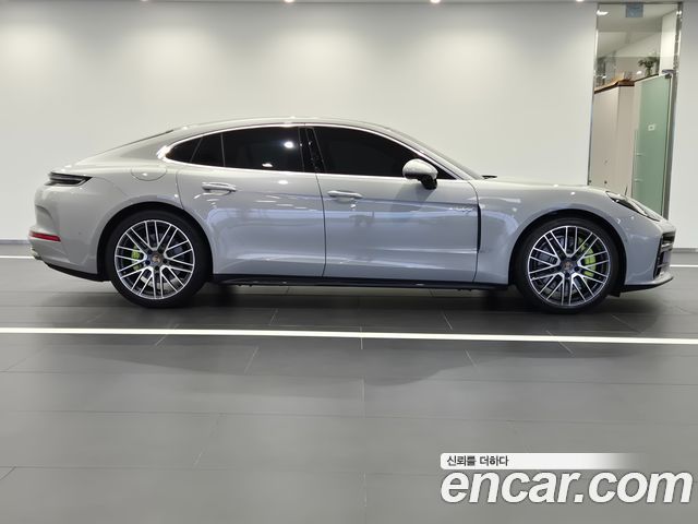 Porsche Panamera 2025 — photo 2
