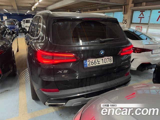 BMW X5 2022 — photo 2
