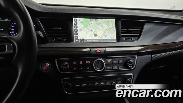 Kia K7 2018 — photo 18