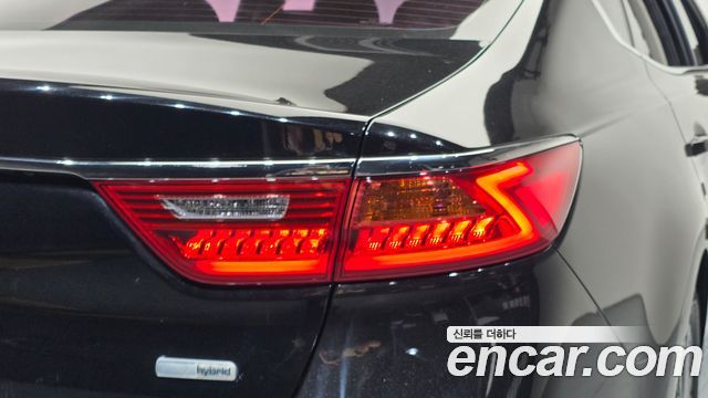 Kia K7 2018 — photo 9