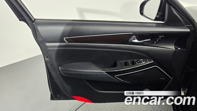 Kia K7 2018 — photo 14