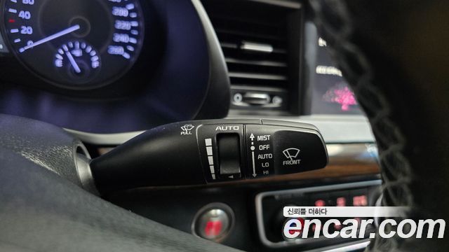 Kia K7 2018 — photo 31