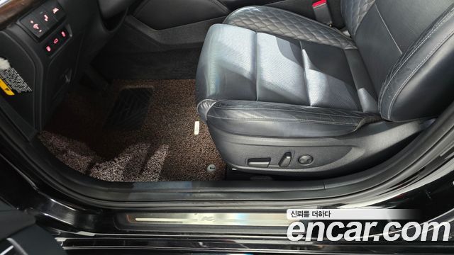 Kia K7 2018 — photo 32