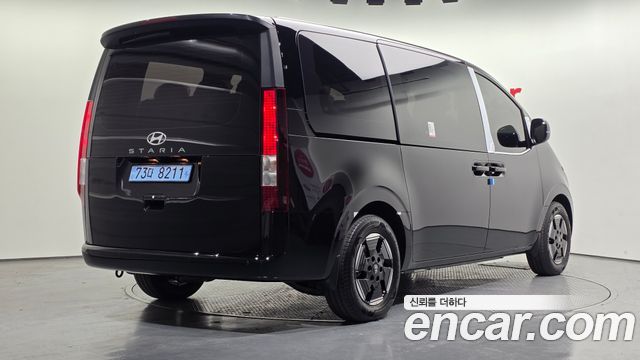Hyundai Staria 2027 — photo 2