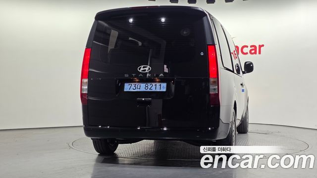 Hyundai Staria 2027 — photo 4