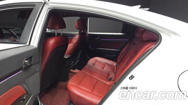 Hyundai AVANTE 2017 — photo 12
