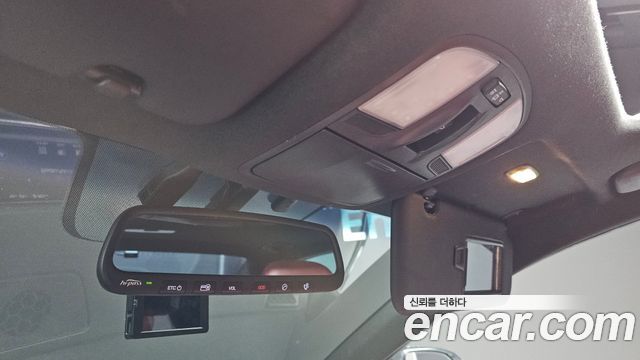 Hyundai AVANTE 2017 — photo 19