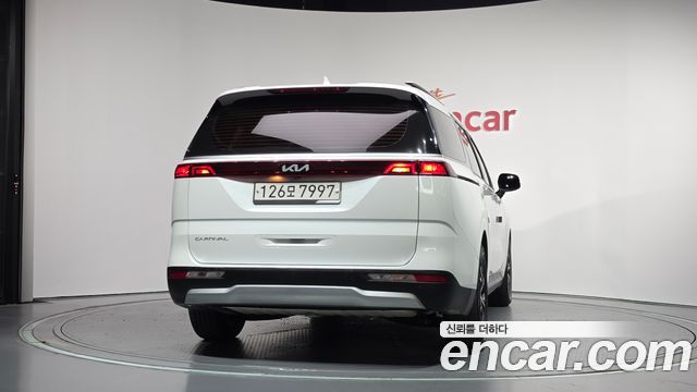 Kia Canival 2022 — photo 4