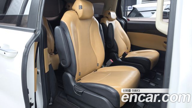 Kia Canival 2022 — photo 18
