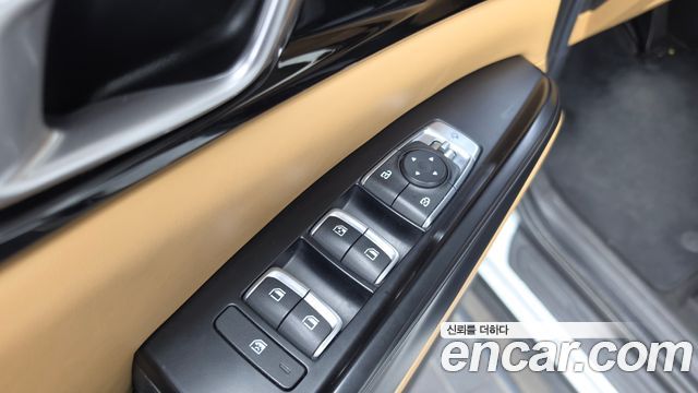 Kia Canival 2022 — photo 28