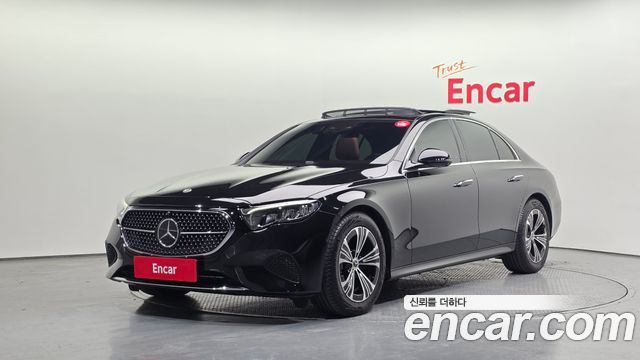 Mercedes-Benz E-Class 2025 — photo 1