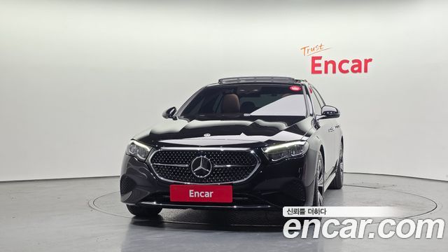 Mercedes-Benz E-Class 2025 — photo 3